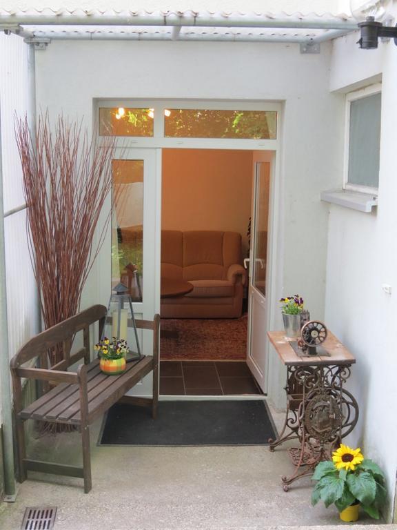 Ferienwohnung Am Barbarossasee Goppingen Ruang foto